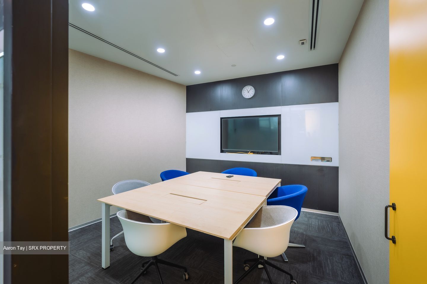 Bugis Junction (D7), Office #552883131